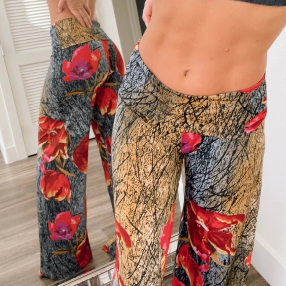 Floral Palazzo Pants - Picture 2 of 3